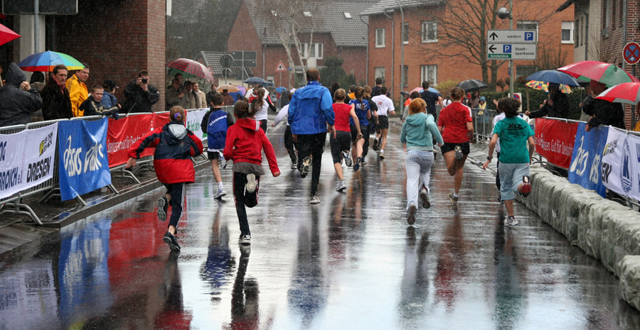 Nicht aufzuhalten
Korschenbroicher Citylauf 2006
Schlüsselwörter: Korschenbroicher Citylauf,