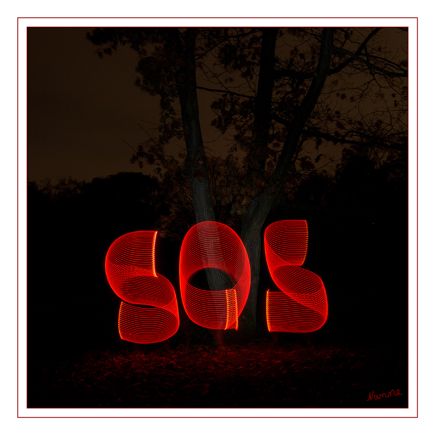 SOS
Auch schreiben geht mit dem Lichtstab
Schlüsselwörter: Lichtmalerei , Light Painting