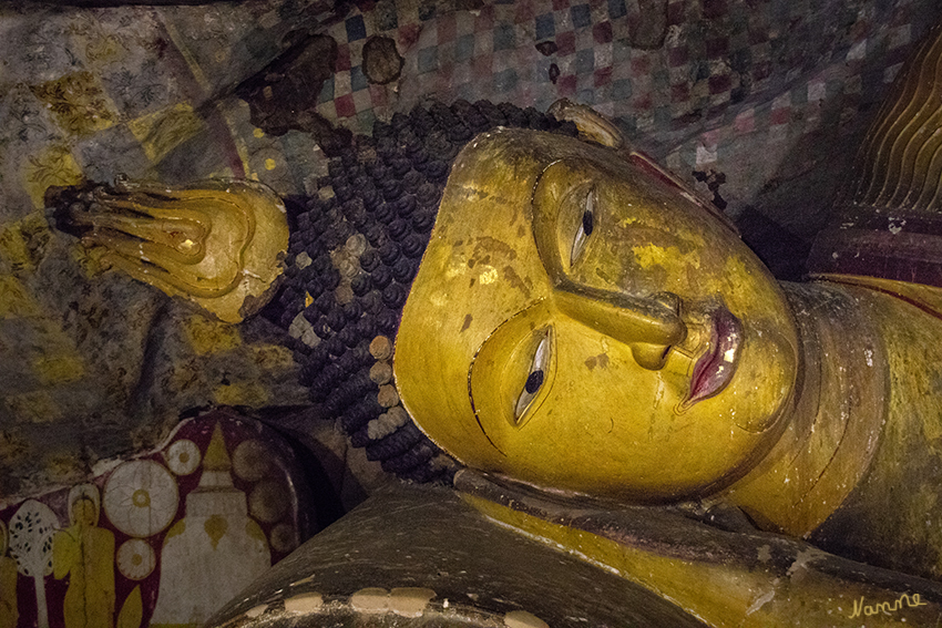 Dambulla
Kopfdetail eines liegenden Buddhas
Schlüsselwörter: Sri Lanka, Dambulla