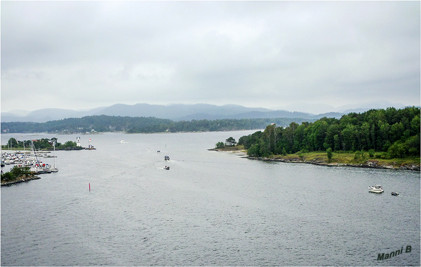 Ausfahrt
bei der Ausfahrt aus dem Fährhafen Langesund
Schlüsselwörter: Norwegen, Dänemark,