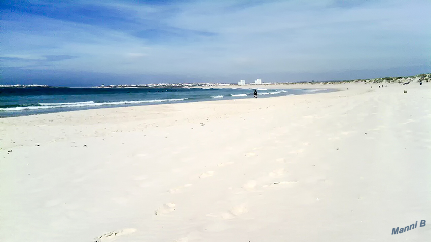Peniche
Südlich der Halbinsel erstreckt sich der langgezogene Sandstrand Praia do Medão, dessen gleich neben der Stadt liegender Teilbereich Praia dos Supertubos einer der bekanntesten Surfspots Portugals ist. laut Wikipedia
Schlüsselwörter: Portugal, Peniche