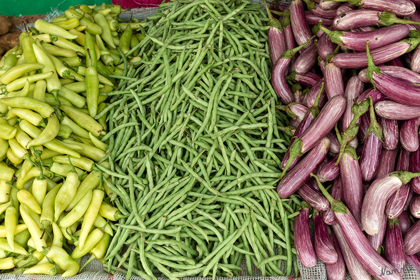 Unterwegs - Marktstand
Immer wieder gab es Marktstände entlang der Straße mit Obst und Gemüse.
Schlüsselwörter: Sri Lanka, Marktstand