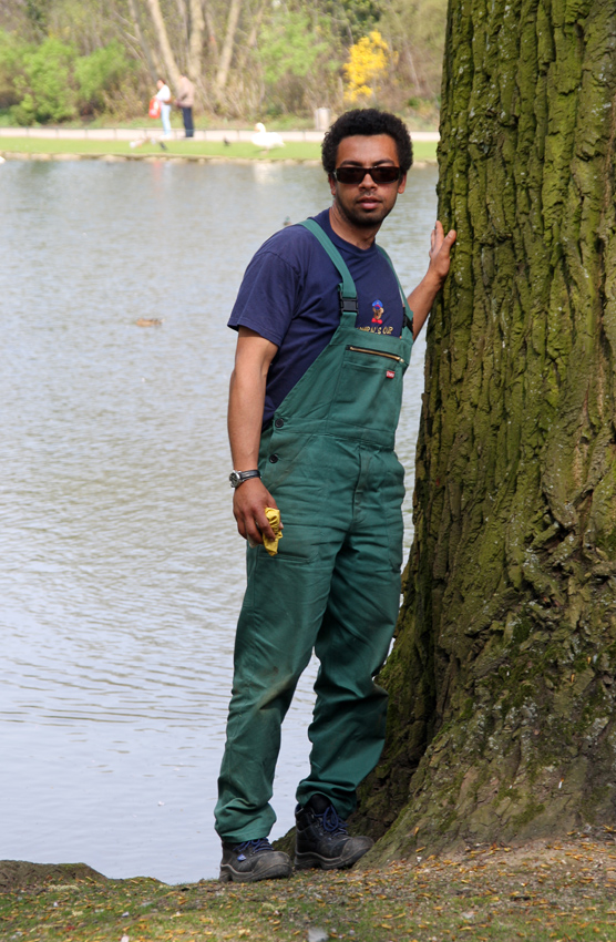 Frühling im Park
Für ein paar Sekunden läßt man sich auch von der Arbeit ablenken
