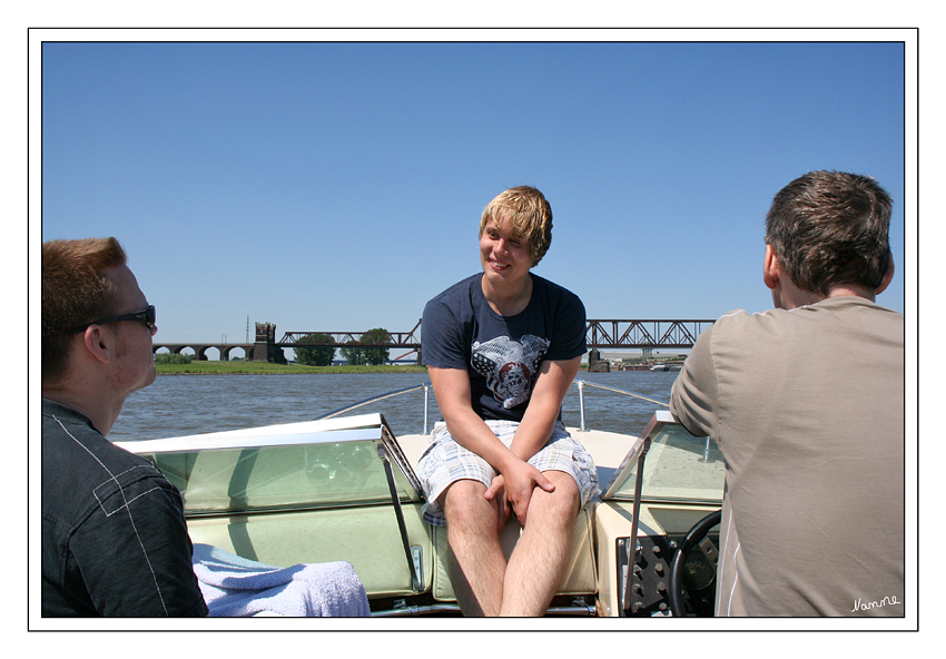 Genieße den Tag....
Schlüsselwörter: Motorboot