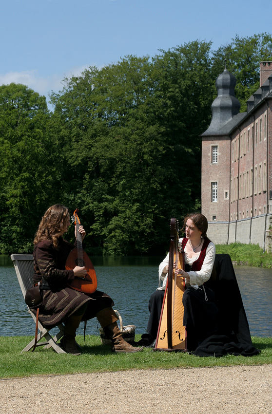 Musikanten
Renaissancefest 2007 auf Schloß Dyck
Schlüsselwörter: Renaissancefest    Schloß Dyck    Musikanten