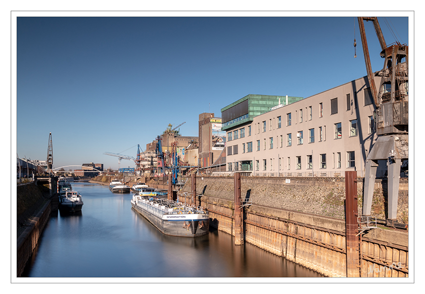 Neusser Hafen
ND-Filterfoto mit 29 Sek.
Hier sieht man die Bewegung des Kranes über dem Wasser.
Schlüsselwörter: Neuss, Hafen, ND-Filter