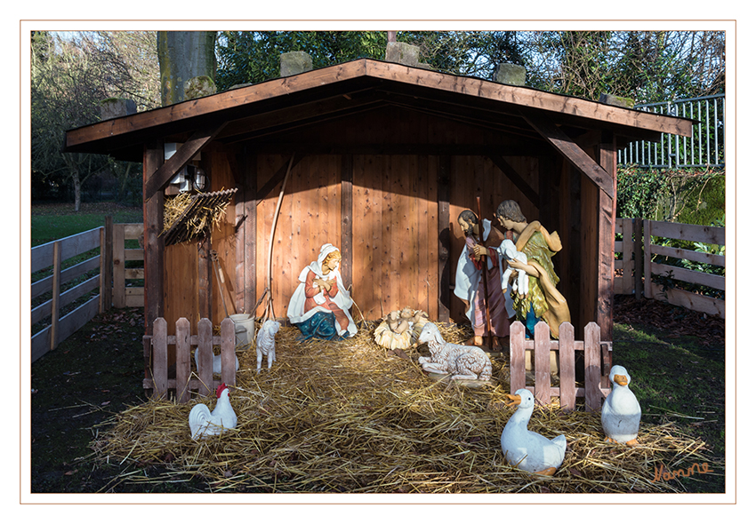 Alles Gute
ich wünsche frohe Festtage, Zeit zur Entspannung, Besinnung auf die wirklich wichtigen Dinge und dazu viele Lichtblicke im kommenden Jahr.
Schlüsselwörter: Weihnachten, Krippe