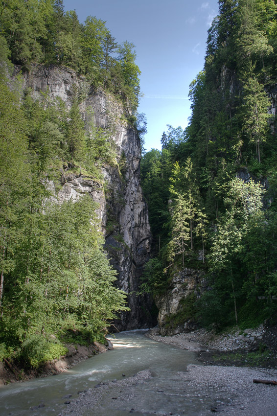 Partnachklamm lll
Beinahe überraschend endet die Schlucht und man steht im schönen Reintal
Schlüsselwörter: Partnachklamm