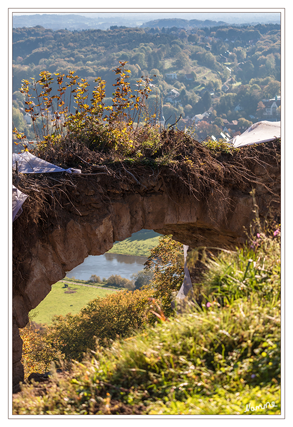 Durchblick
Vom Kaiser-Wilhelm-Denkmal aus bieten sich oftmals gute Aussichtsmöglichkeiten z.B. auf die Weser
Schlüsselwörter: Porta Westfalica Kaiser-Wilhelm-Denkmal