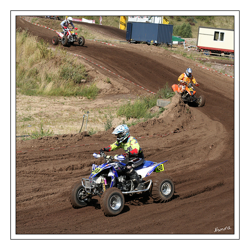 Und los
Motorcrossmeisterschaft Grevenbroich
Schlüsselwörter: Motorcross Meisterschaft Grevenbroich Quad