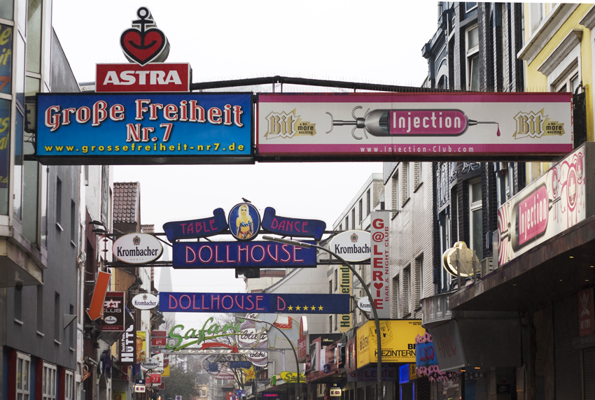 Auf der Reeperbahn
Schlüsselwörter: Hamburg