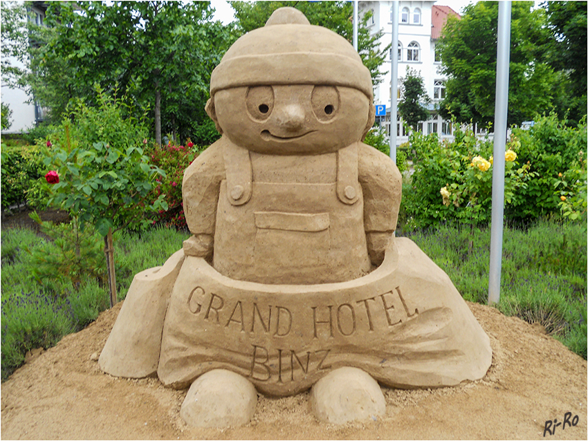 Sandskulpturen lll
" Sandfiguren gefunden im Ort Binz auf Rügen"
Schlüsselwörter: Sandskulpturen