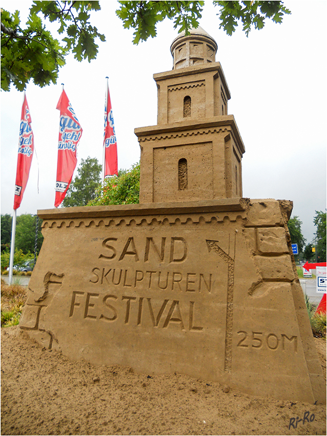 Sandskulpturen l
" Sandfiguren gefunden im Ort Binz auf Rügen"
Schlüsselwörter: Sandskulpturen