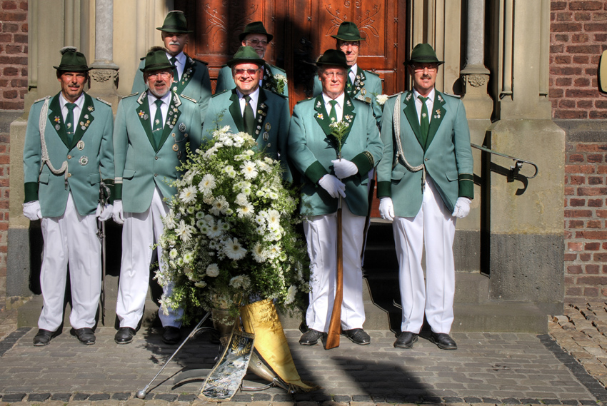 Jägerzug Edelweiß
Schützenfest in Grefrath 2009
Schlüsselwörter: Schützenfest       Grefrath          Herbert Gondorf              Edelweiß