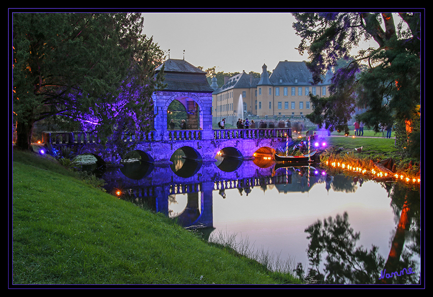 Illumina
Die "Illumina Schloss Dyck" ist eine Licht- und Klanginszenierung von der Forum InterArt GmbH. 
Schlüsselwörter: Illumina          Schloß Dyck           2015