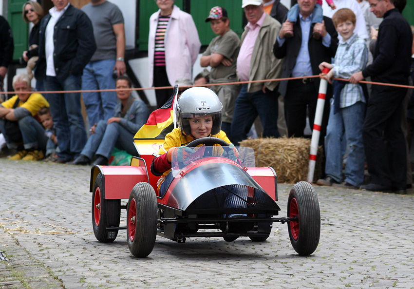 Impressionen ll
vom Liedberger Seifenkistenrennen 2008
Schlüsselwörter: Seifenkistenrennen Liedberg