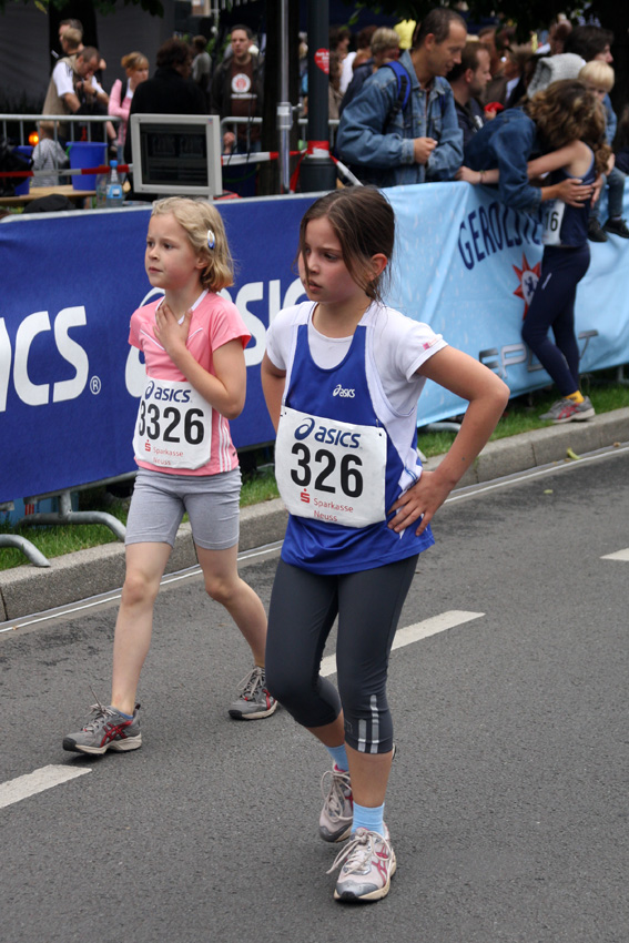 Angekommen
Sommernachtslauf 2008
Schlüsselwörter: Neusser Sommernachtslauf 2008 Sommernachtslauf