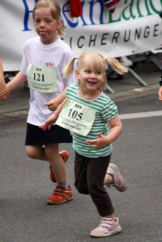 Familienlauf
Neusser Sommernachtslauf 
Schlüsselwörter: Neusser Sommernachtslauf 2008 Sommernachtslauf