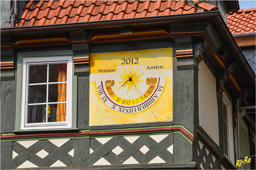 Wie die Zeit vergeht..........
Sonnenuhr aufgenommen in Hann.Münden
Schlüsselwörter: Ri Ro