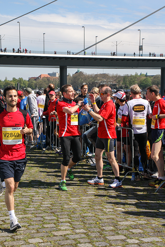 Staffellauf
Schlüsselwörter: Marathon Düsseldorf Sparkasse Neuss