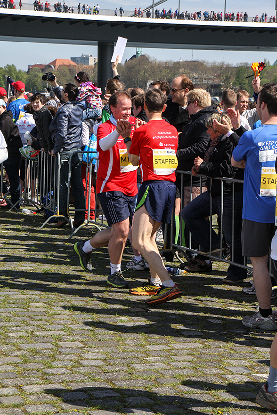 Staffellauf
Schlüsselwörter: Marathon Düsseldorf Sparkasse Neuss