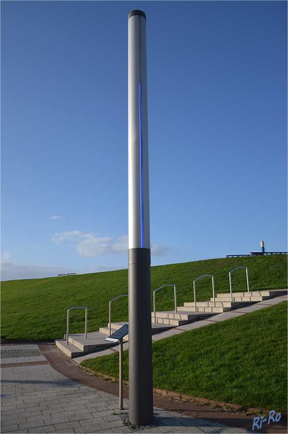 Stele
LED-Technik, Stele speziell für Norddeich angefertigt.
Hier wird der Wasserstand der Nordsee (blau) angezeigt.
Schlüsselwörter: Stele
