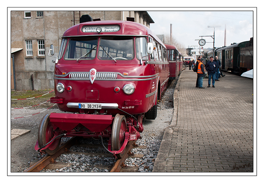 Schienen-Straßen-Bus
Nachtrag vom Fototag des Eisenbahnmuseums Bochum 
Schlüsselwörter: Eisenbahnmuseum Bochum Dahlhausen