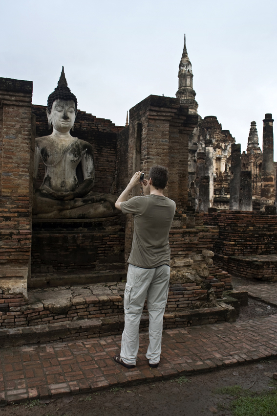 Wat Mahathat
Im Wat Mahathat stehen noch eine Reihe originaler Buddha-Statuen aus der Zeit des alte Königreichs Sukhothai.
Schlüsselwörter: Thailand