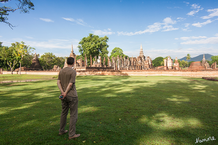 Geschichtspark Sukhothai
Innerhalb und außerhalb der alten Stadtmauern sind heute fast 200 Tempelruinen zu sehen, die ältesten stammen aus dem 13. Jahrhundert.
laut Wikipedia
Schlüsselwörter: Thailand Geschichtspark Sukhothai