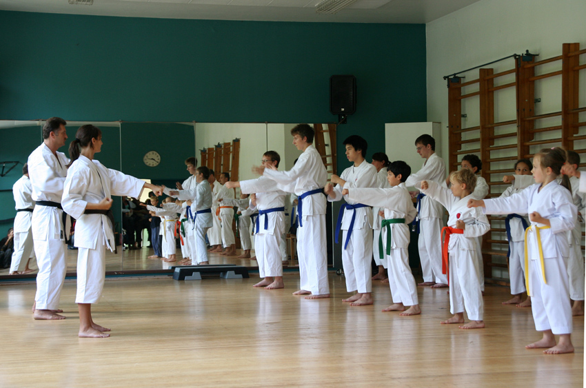 Schnuppertag bei der TG Neuss 08
Karate
Schlüsselwörter: TG Neuss    Sport    Karate