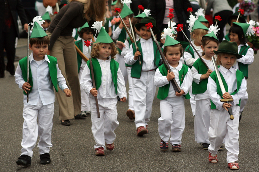 Kindergartenumzug ll
Grefrath 2007
Schlüsselwörter: Grefrather Schützenfest     Kindergartenumzug