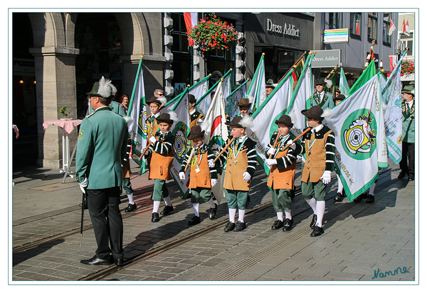 Neusser Bürgerschützenfest
2015
Schlüsselwörter: Neusser Bürgerschützenfest      2015