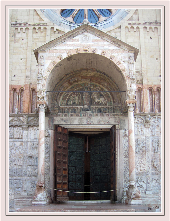 Basilika San Zeno
Eingangstür
Schlüsselwörter: Italien Verona