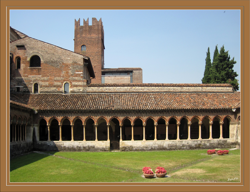 Basilika San Zeno
Blick in den Innenhof
Der Kreutzgang wurde mehrfach umgebaut und erweitert.
Von 1123 bis ins 14. Jh.
Schlüsselwörter: Italien Verona