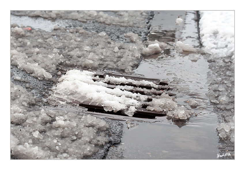 Was vom Schnee übrig bleibt
Schlüsselwörter: Schnee