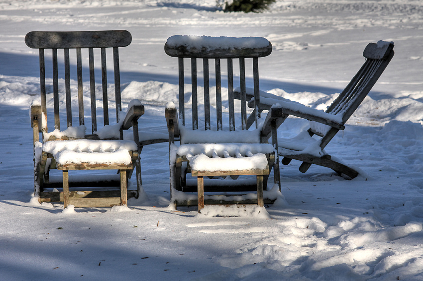 Warten.....
auf den Sommer
Schlüsselwörter: Schnee     Stühle