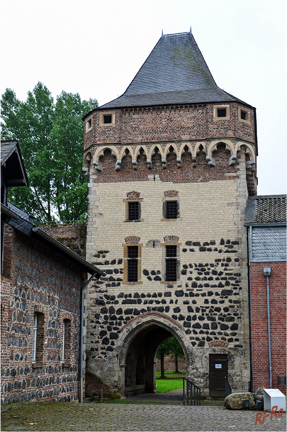 Zons Impressionen
Torturm der Burg Friedestrom
Schlüsselwörter: Zons