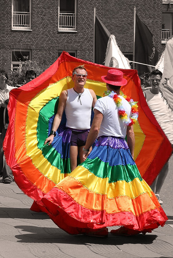 Zwei Paradiesvögel
CSD Parade Düsseldorf 2006
Schlüsselwörter: CSD, Düsseldorf,