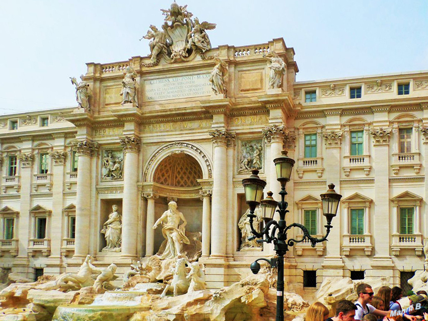Fontana de Trevi
Der Trevi-Brunnen, italienisch Fontana di Trevi, ist der populärste und mit rund 26 Meter Höhe und rund 50 Meter Breite größte Brunnen Roms und einer der bekanntesten Brunnen der Welt. laut Wikipedia
Schlüsselwörter: Italien