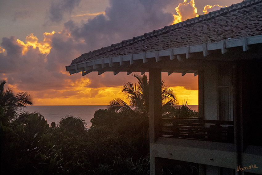Sonnenuntergang
von unserem Zimmer aus betrachtet
Schlüsselwörter: Sri Lanka,  Hotel, Ahungalla