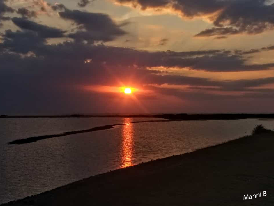 Fehmarnimpressionen
Sonnenuntergang über der Ostsee
Schlüsselwörter: 2020; Ostsee; Fehmarn