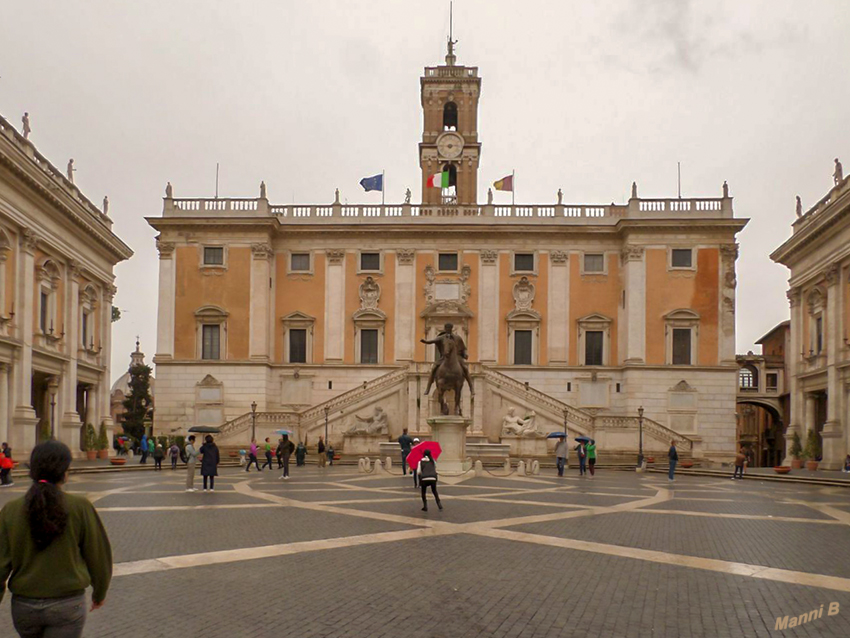 Romimpressionen
Senatorenpalast mit Reitermonument von Kaiser Marc Aurel
Schlüsselwörter: Italien