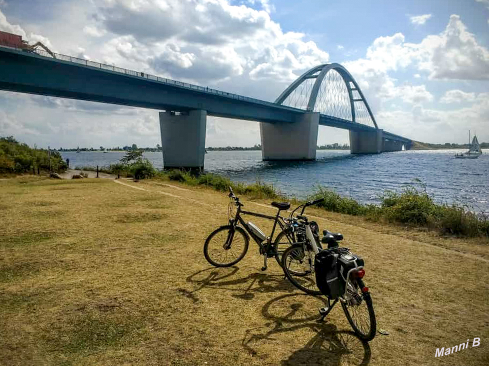 Fehmarnimpressionen
Der Brückenüberbau ist eine schlanke Stahlkonstruktion mit den drei Teilbauwerken. laut Wikipedia
Schlüsselwörter: 2020; Ostsee; Fehmarn