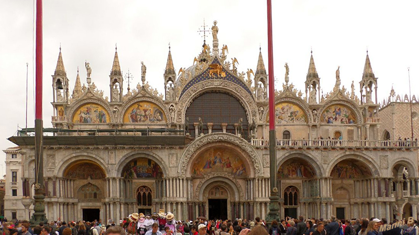 Venedigimpressionen
Die prächtige Fassade des Markusdoms
Schlüsselwörter: Italien