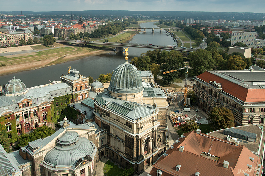 Dresden - Aussicht von der Frauenkirche
Kunsthalle im Lipsius-Bau mit der Zitronenpresse
Schlüsselwörter: Dresden, Frauenkirche