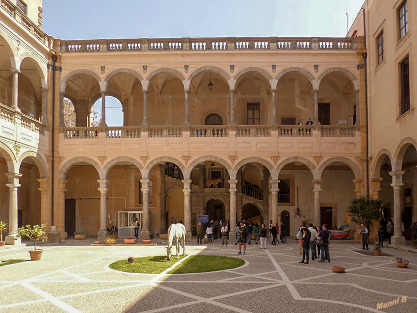 Palermoimpressionen
Biblioteca Centrale
Schlüsselwörter: Italien