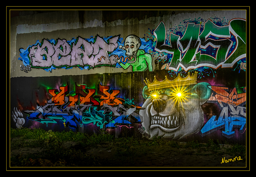 Graffitibär
Schlüsselwörter: Lichtmalerei , Light Painting, 2019