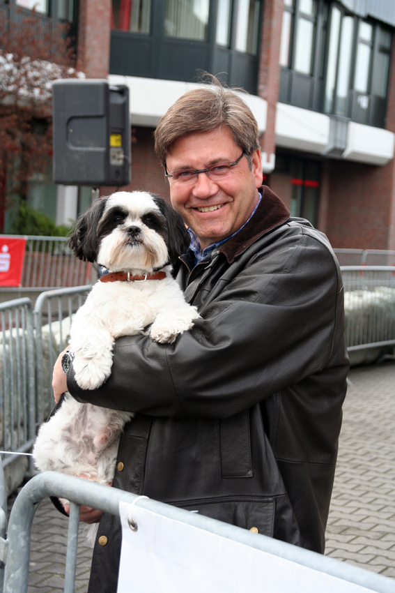 Zwei ganz besondere Zuschauer
beim Korschenbroicher Citylauf 2008
Schlüsselwörter: Korschenbroicher Citylauf Zuschauer