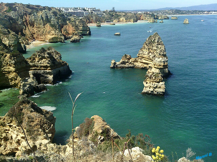 Lagos - Algarve
Portugal
Berühmt ist die Algarveküste für ihre zahlreichen feinsandigen Strände und die teils bizarren und monumentalen Felsformationen im westlichen Teil.
Schlüsselwörter: Portugal, Lagos