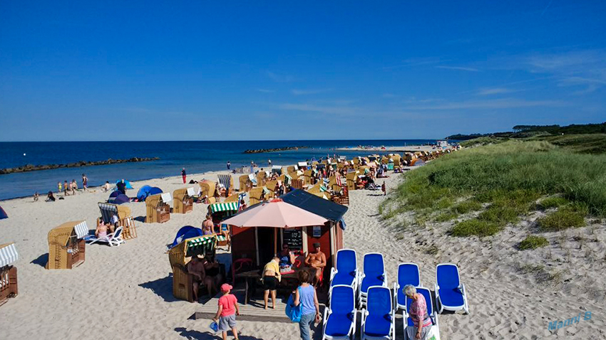 Wustrow an der Darß
Das Ostseebad Wustrow ist ein ehemaliges Fischer- und Seefahrerdorf in Mecklenburg-Vorpommern an der Ostsee, im Landesteil Mecklenburg. 
Schlüsselwörter: Ostsee